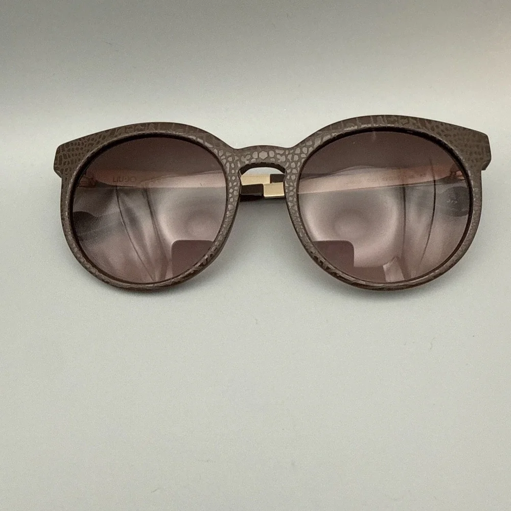 LIU JO AUTHENTIC SUNGLASSES- LJ653S BROWN/GOLD ACCENT LEATHER ROUND FRAMES- HOT!